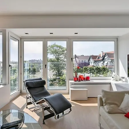 Location! Unique Luxurious 3-bedroom In - 't Zoute * Knokke-Heist